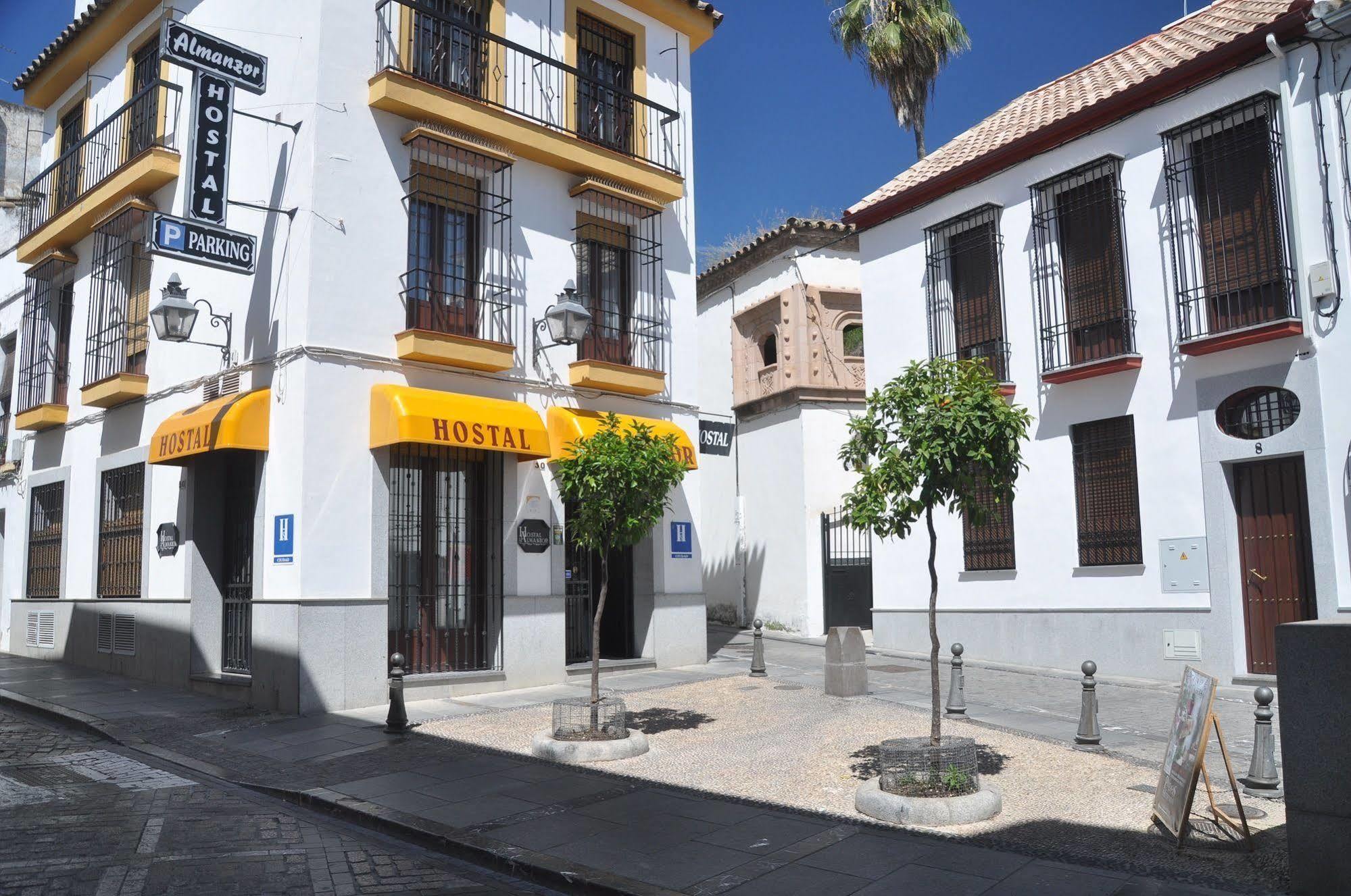 Hostal Almanzor Cordoba Exterior photo